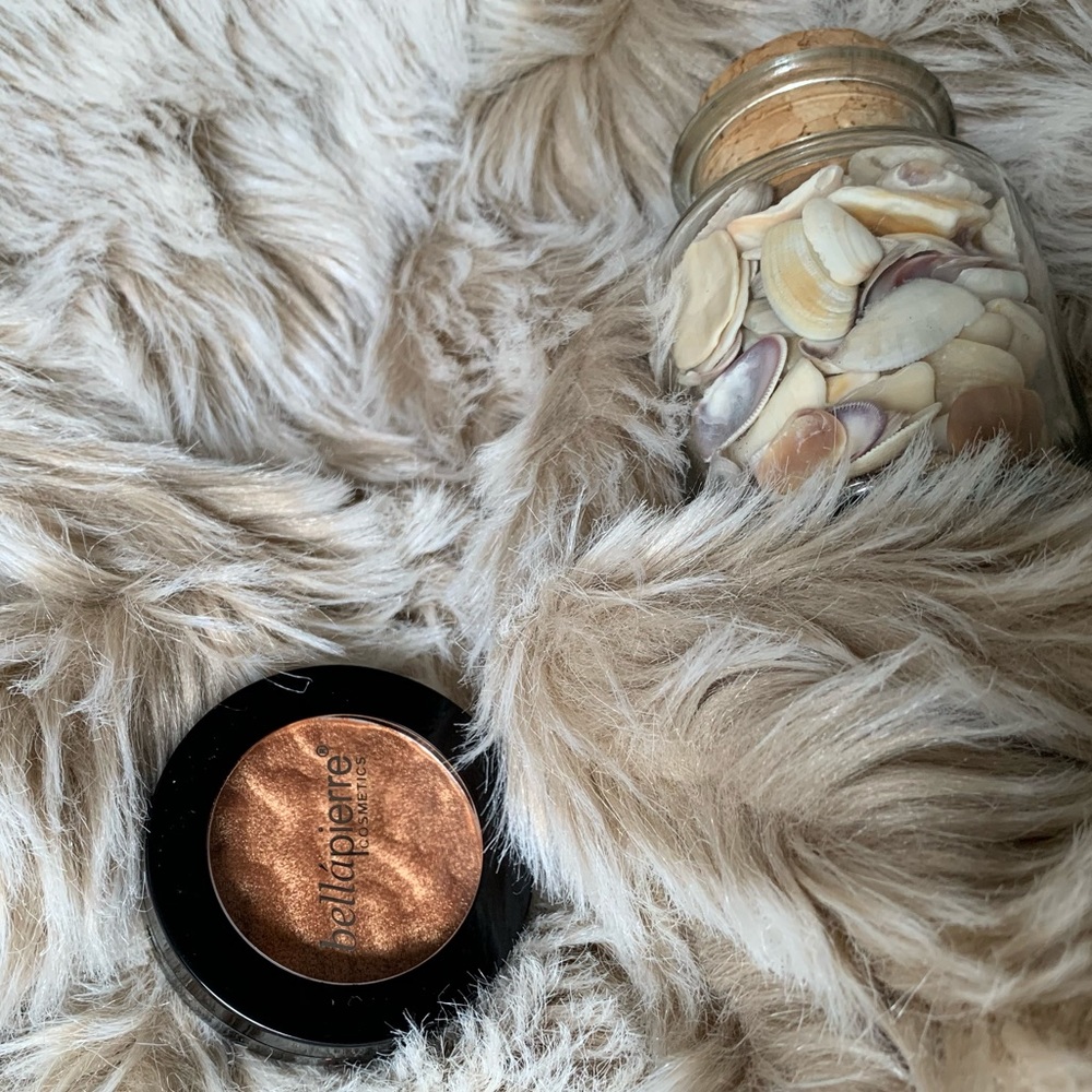Bellápierre Highlighter & Eyeshadow in Sultry